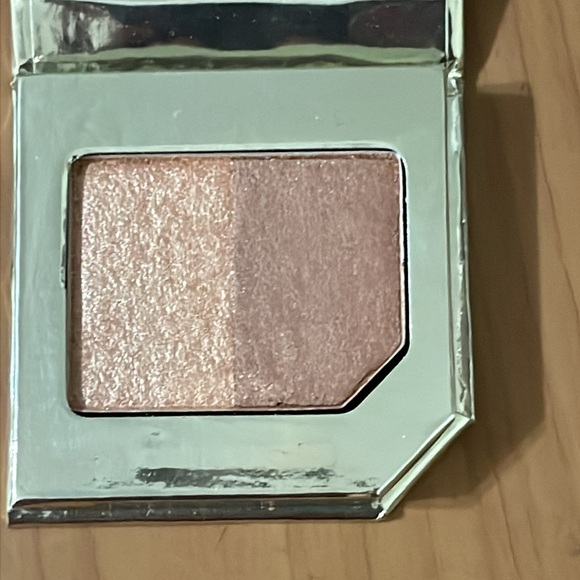 Too Faced bronzer and highlighter duo - Picture 3 of 5